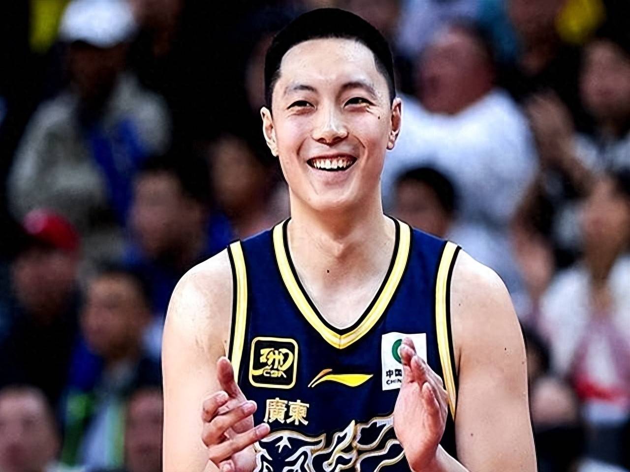 开云电竞 -今晨广东宏远备战NBA季后赛，主帅复盘细节曝光，管理层满意，团队化学反应显著的简单介绍